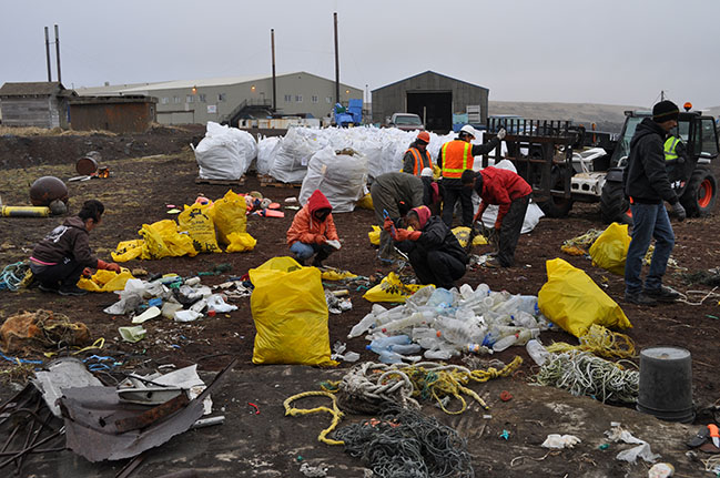 sorting marine debris
